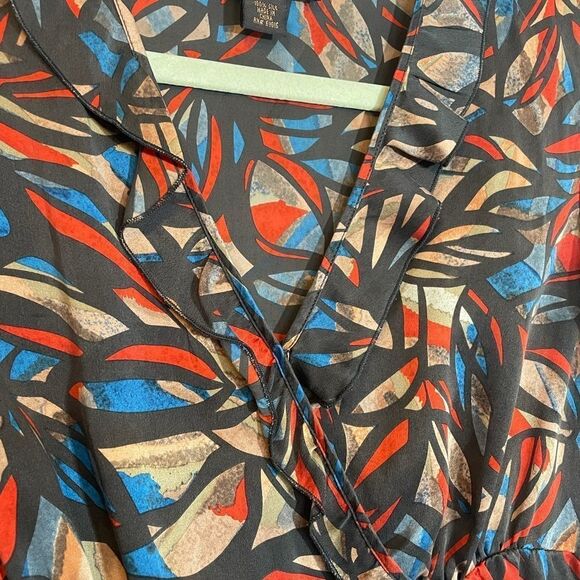 🟢Victor Alfaro 100% Silk Abstract Ruffle Accent Top 8 - Picture 5 of 9